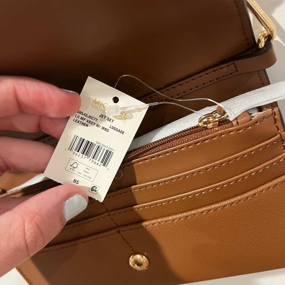 MICHAEL KORS Tan Leather Crossbody with White Adjustable Strap - Picture 4 of 5